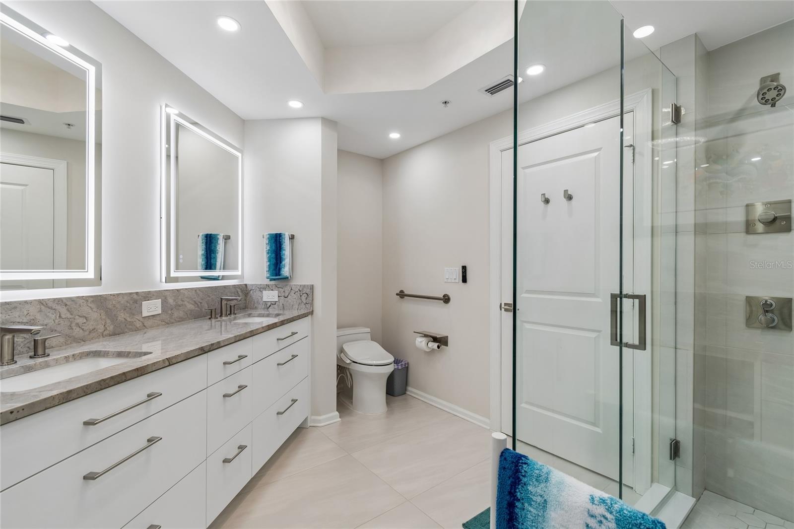 CASTILLO AT WESTSHORE YACHT CL - Residential