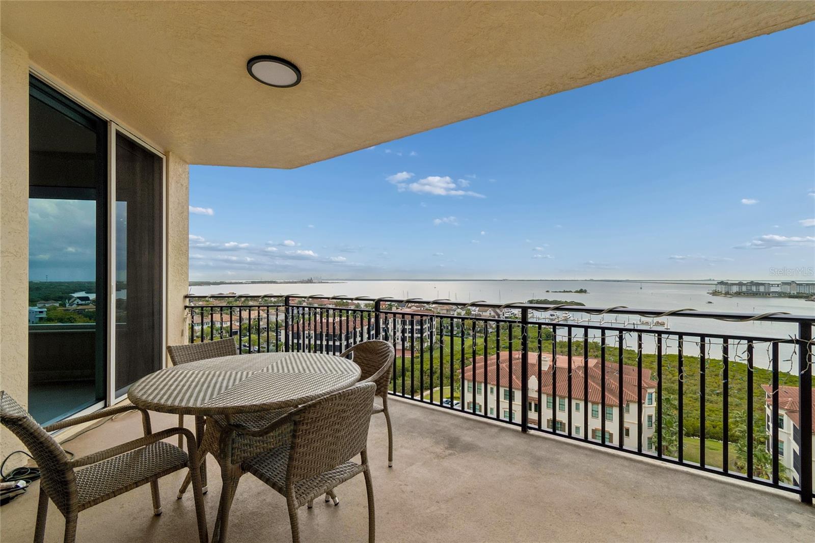 CASTILLO AT WESTSHORE YACHT CL - Residential