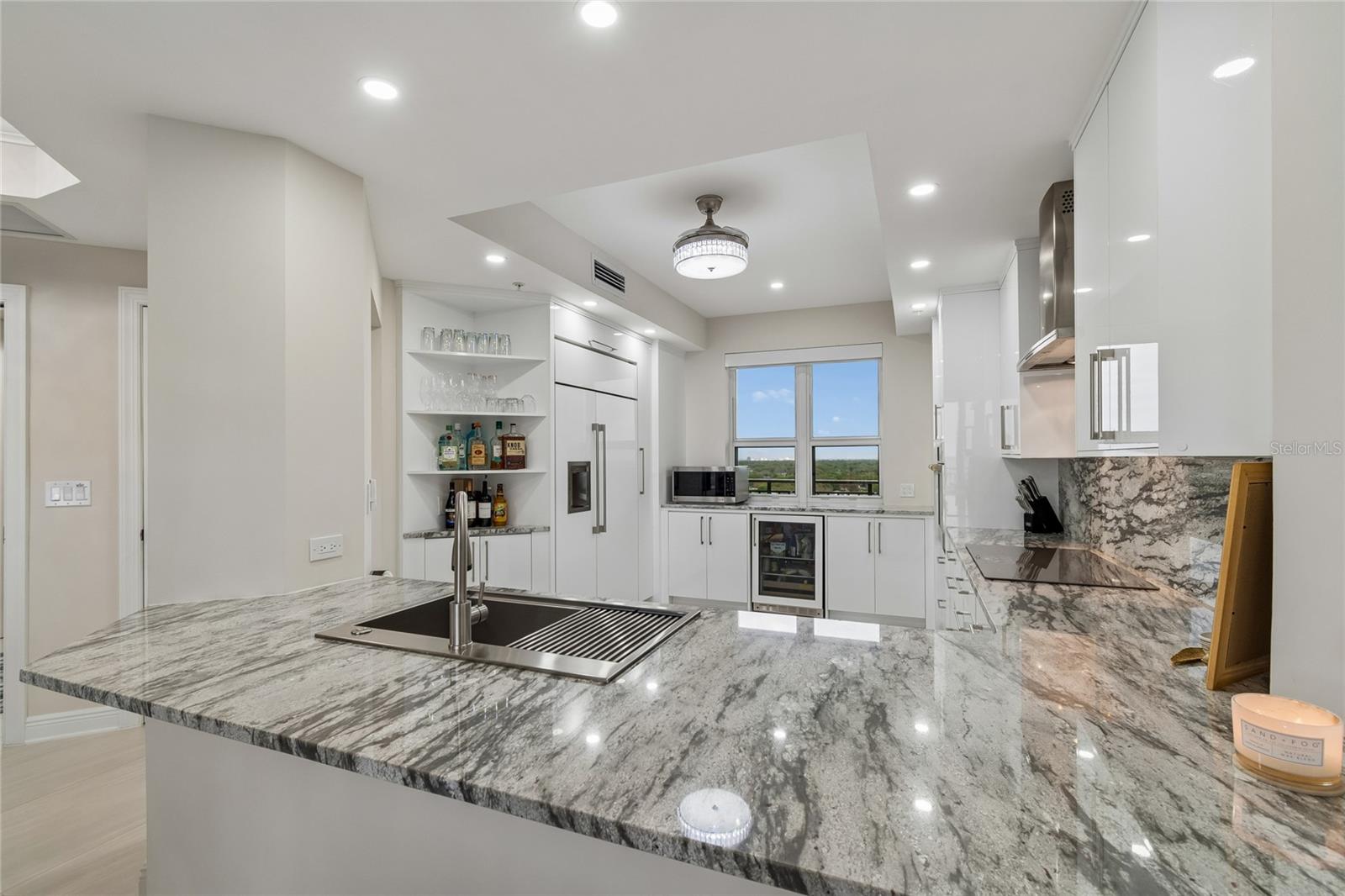 CASTILLO AT WESTSHORE YACHT CL - Residential