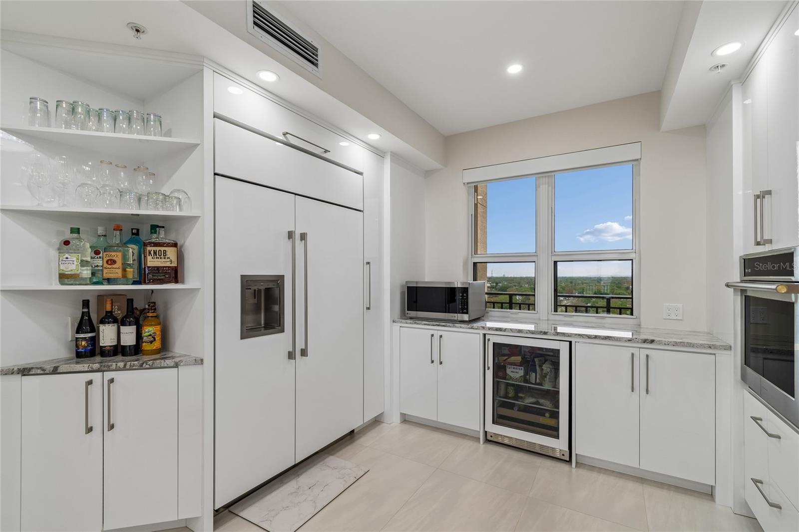 CASTILLO AT WESTSHORE YACHT CL - Residential