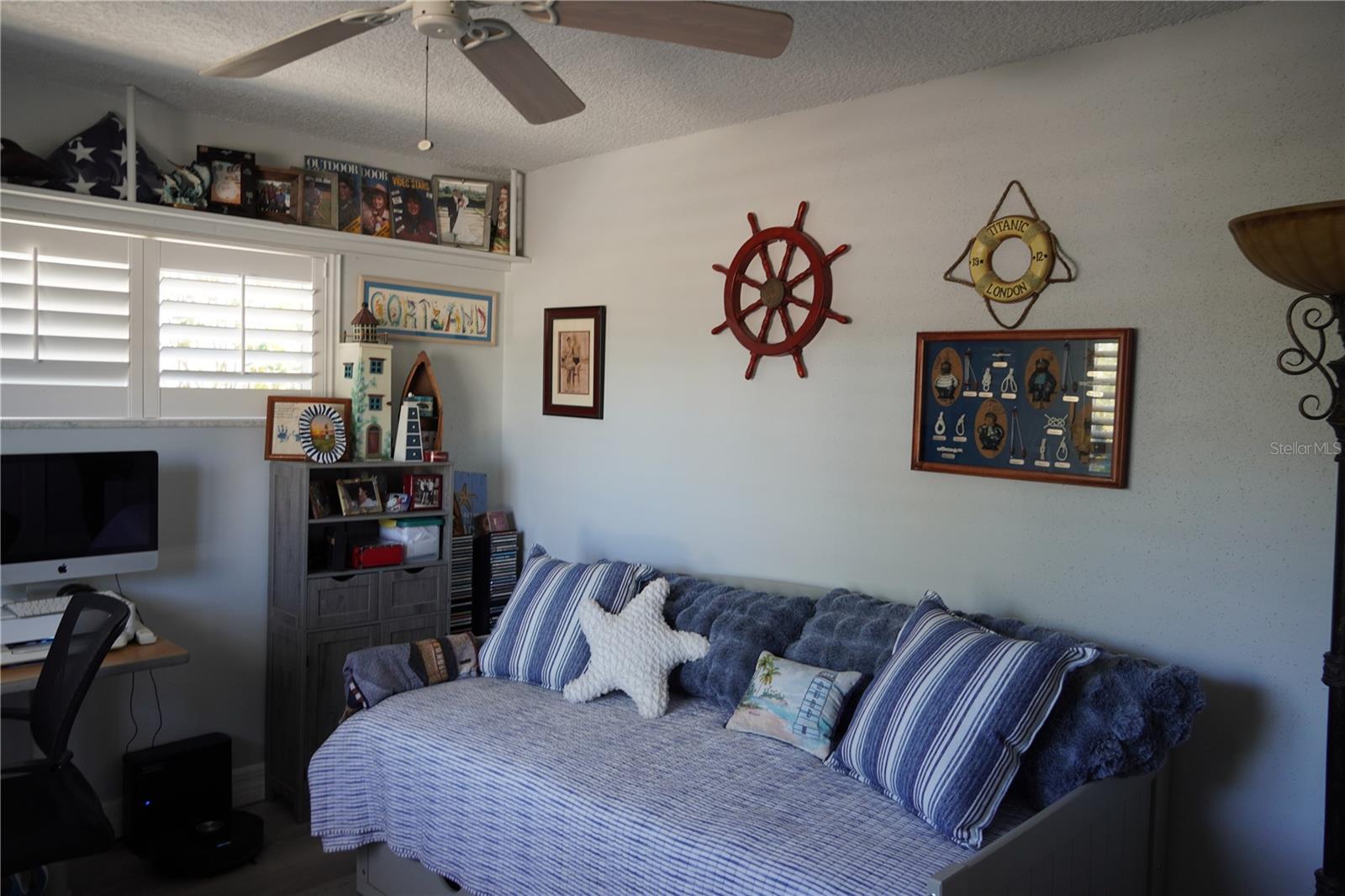 APOLLO BEACH UNIT 08 A RESUBDI - Residential