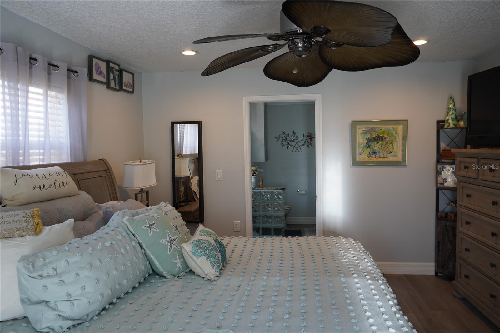 APOLLO BEACH UNIT 08 A RESUBDI - Residential