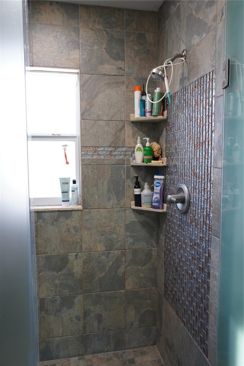 APOLLO BEACH UNIT 08 A RESUBDI - Residential