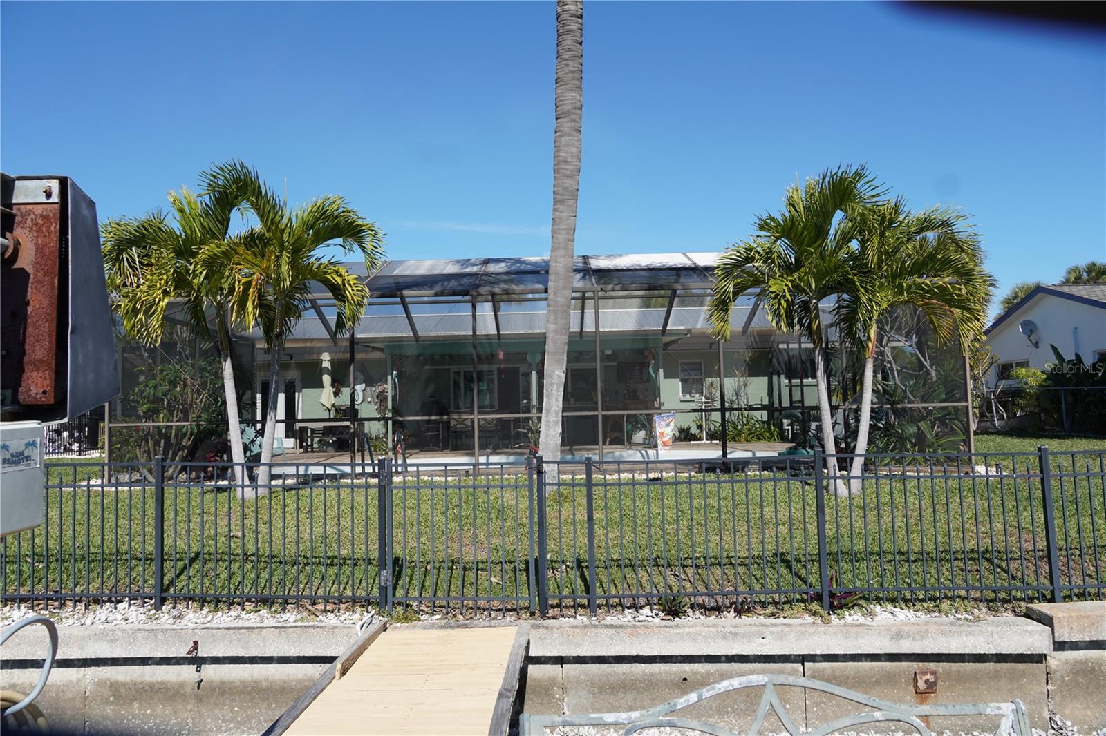 APOLLO BEACH UNIT 08 A RESUBDI - Residential