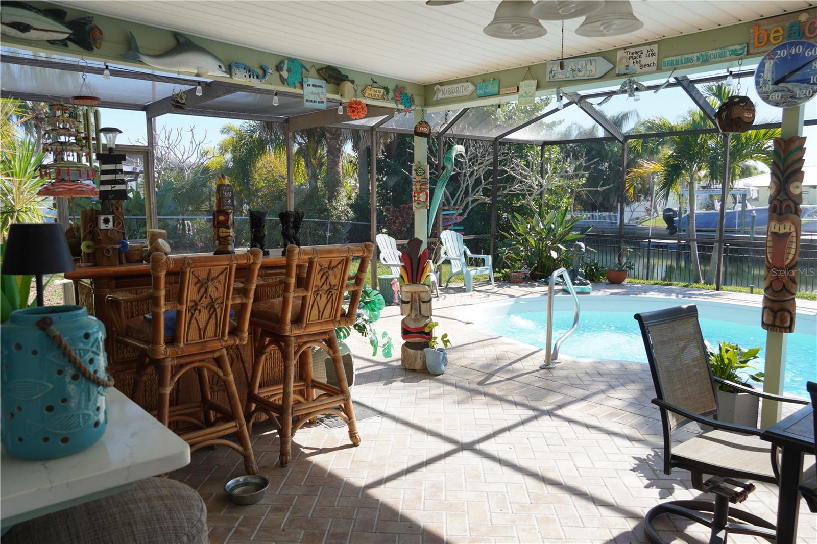 APOLLO BEACH UNIT 08 A RESUBDI - Residential