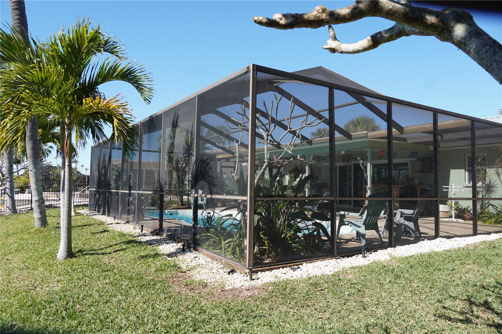 APOLLO BEACH UNIT 08 A RESUBDI - Residential