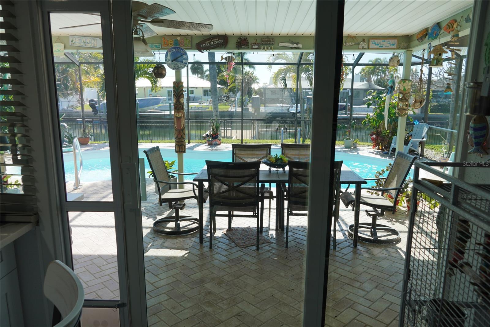 APOLLO BEACH UNIT 08 A RESUBDI - Residential