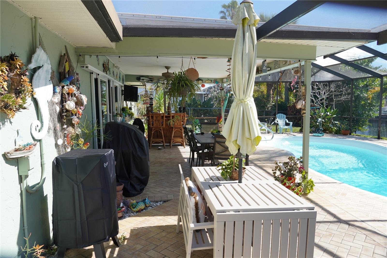 APOLLO BEACH UNIT 08 A RESUBDI - Residential