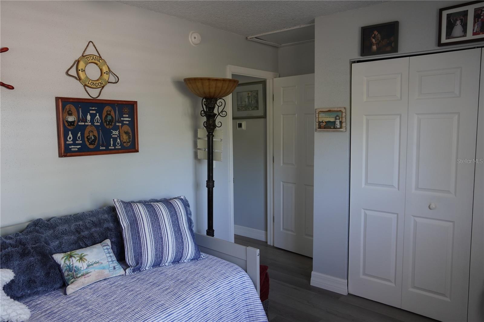 APOLLO BEACH UNIT 08 A RESUBDI - Residential