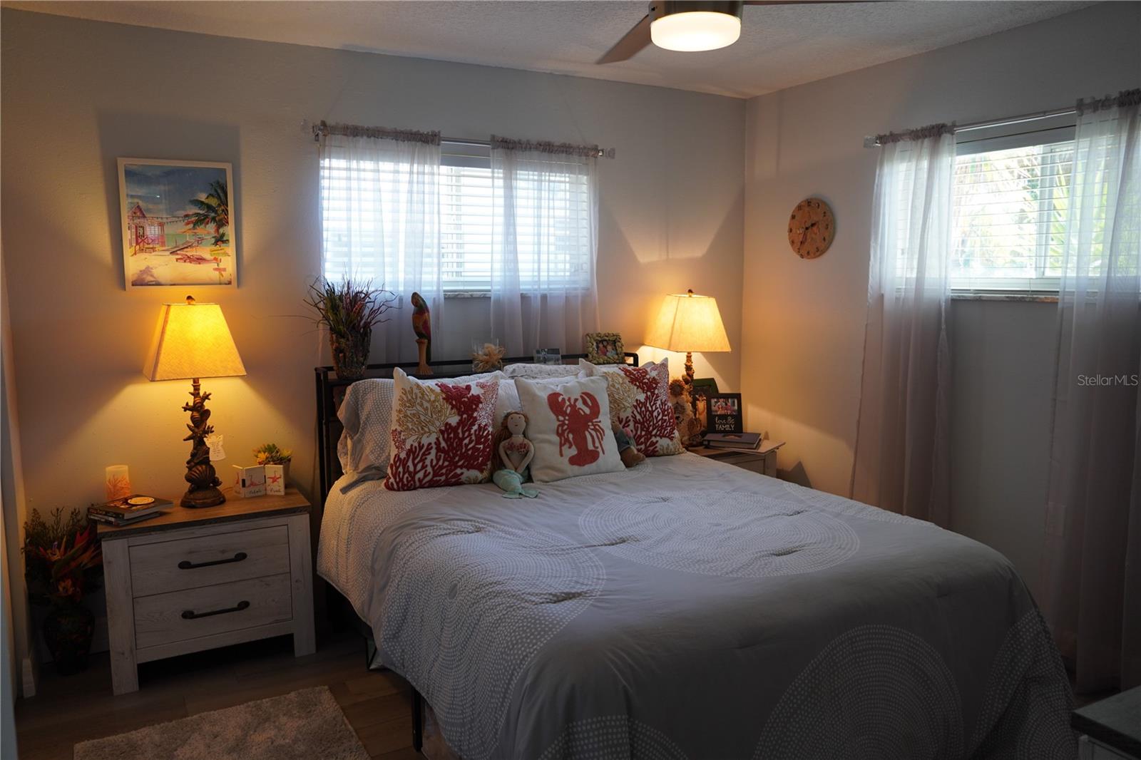 APOLLO BEACH UNIT 08 A RESUBDI - Residential