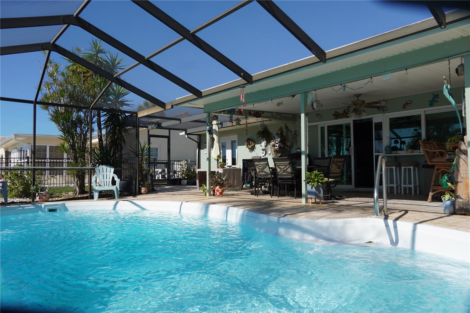 APOLLO BEACH UNIT 08 A RESUBDI - Residential