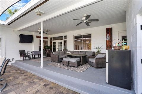 Tiny photo for 405 Lakeshore Drive, Leesburg, FL 34748 (MLS # OM721071)