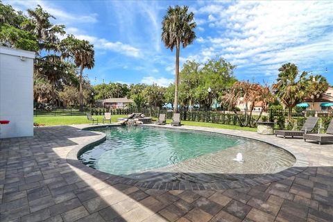 Tiny photo for 405 Lakeshore Drive, Leesburg, FL 34748 (MLS # OM721071)