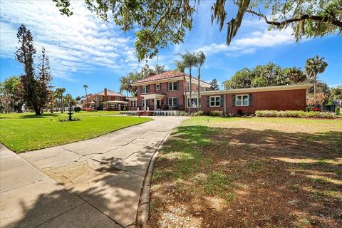 Tiny photo for 405 Lakeshore Drive, Leesburg, FL 34748 (MLS # OM721071)