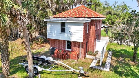 Tiny photo for 405 Lakeshore Drive, Leesburg, FL 34748 (MLS # OM721071)
