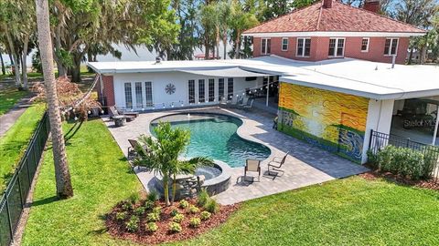 Tiny photo for 405 Lakeshore Drive, Leesburg, FL 34748 (MLS # OM721071)