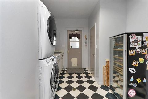 Tiny photo for 405 Lakeshore Drive, Leesburg, FL 34748 (MLS # OM721071)