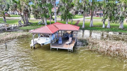 Tiny photo for 405 Lakeshore Drive, Leesburg, FL 34748 (MLS # OM721071)