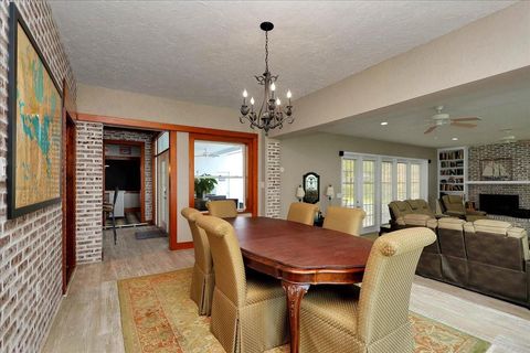 Tiny photo for 405 Lakeshore Drive, Leesburg, FL 34748 (MLS # OM721071)