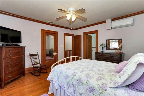 Tiny photo for 405 Lakeshore Drive, Leesburg, FL 34748 (MLS # OM721071)