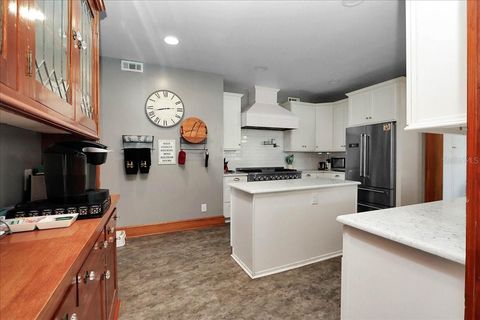 Tiny photo for 405 Lakeshore Drive, Leesburg, FL 34748 (MLS # OM721071)