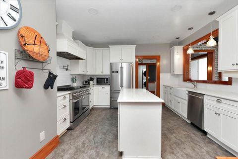 Tiny photo for 405 Lakeshore Drive, Leesburg, FL 34748 (MLS # OM721071)