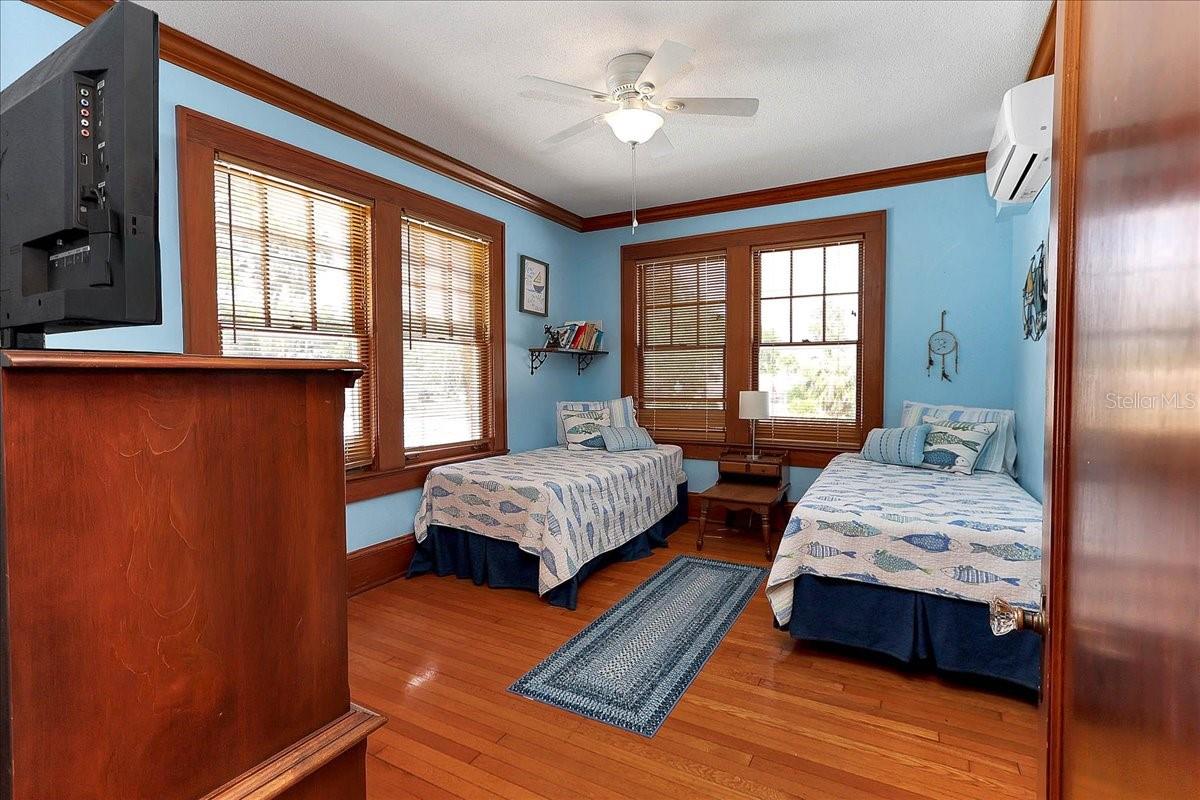 LEESBURG PALMORA PARK - Residential