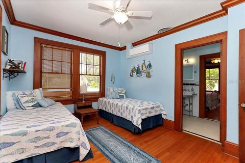 Tiny photo for 405 Lakeshore Drive, Leesburg, FL 34748 (MLS # OM721071)