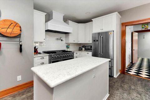 Tiny photo for 405 Lakeshore Drive, Leesburg, FL 34748 (MLS # OM721071)