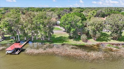 Tiny photo for 405 Lakeshore Drive, Leesburg, FL 34748 (MLS # OM721071)