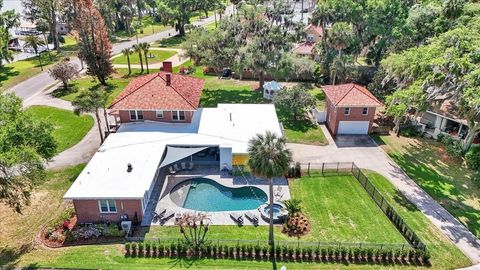 Tiny photo for 405 Lakeshore Drive, Leesburg, FL 34748 (MLS # OM721071)