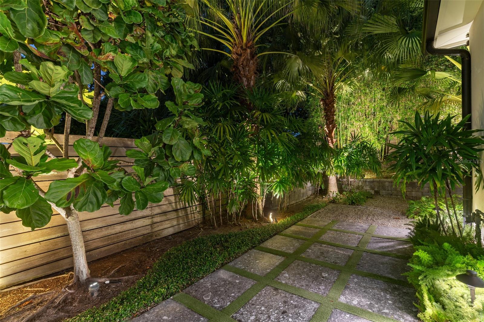 PARK LAKE/HIGHLAND NEIGHBORHOOD ASSOCIATION,INC. - Residential