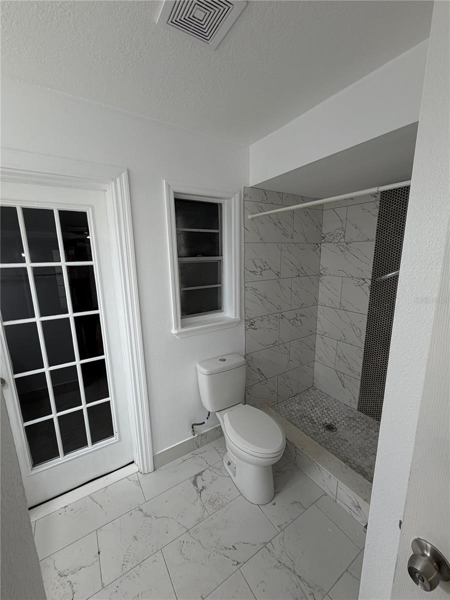 BEL AIRE WOODS EIGHTH ADD - Residential Lease