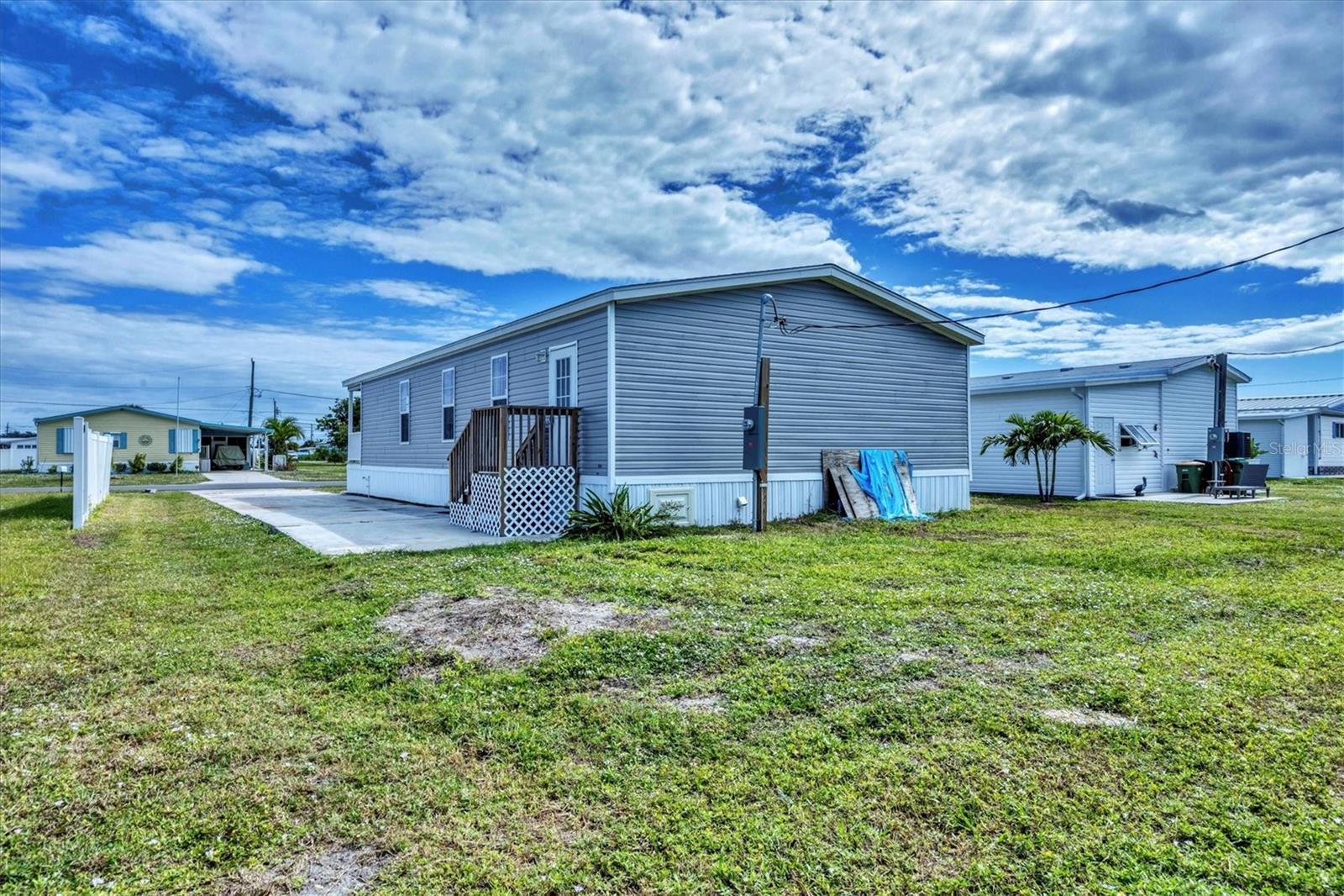 HOLIDAY MOB ESTATE - Residential