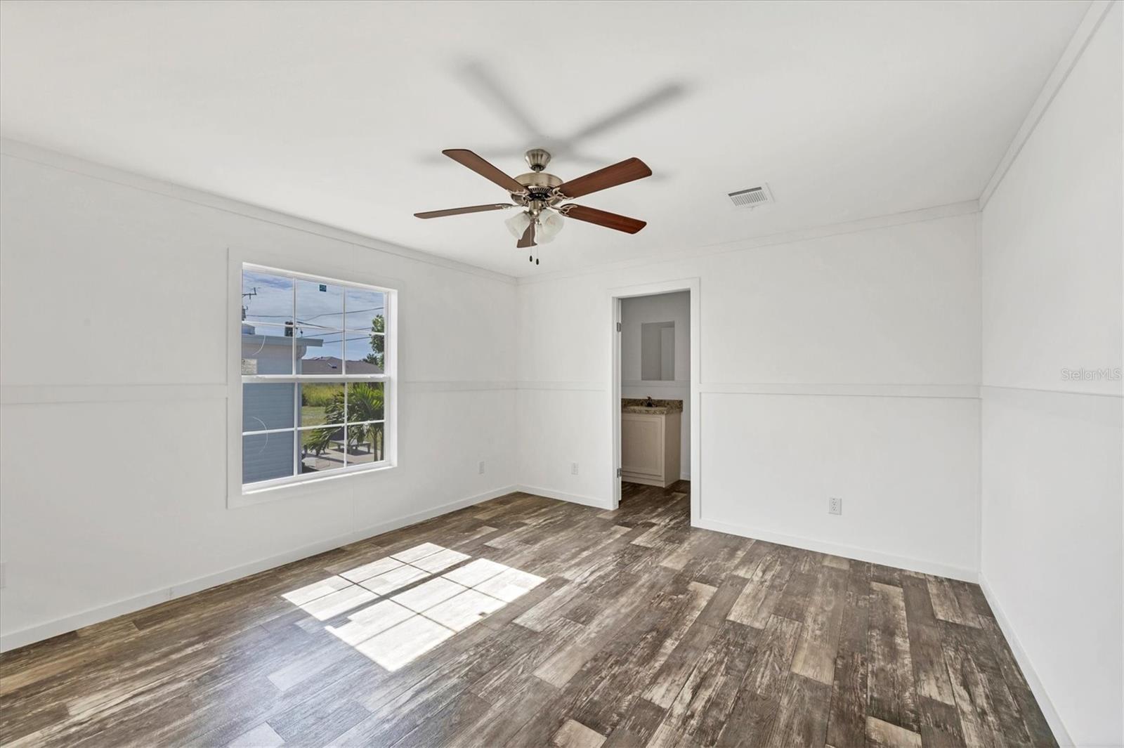 HOLIDAY MOB ESTATE - Residential