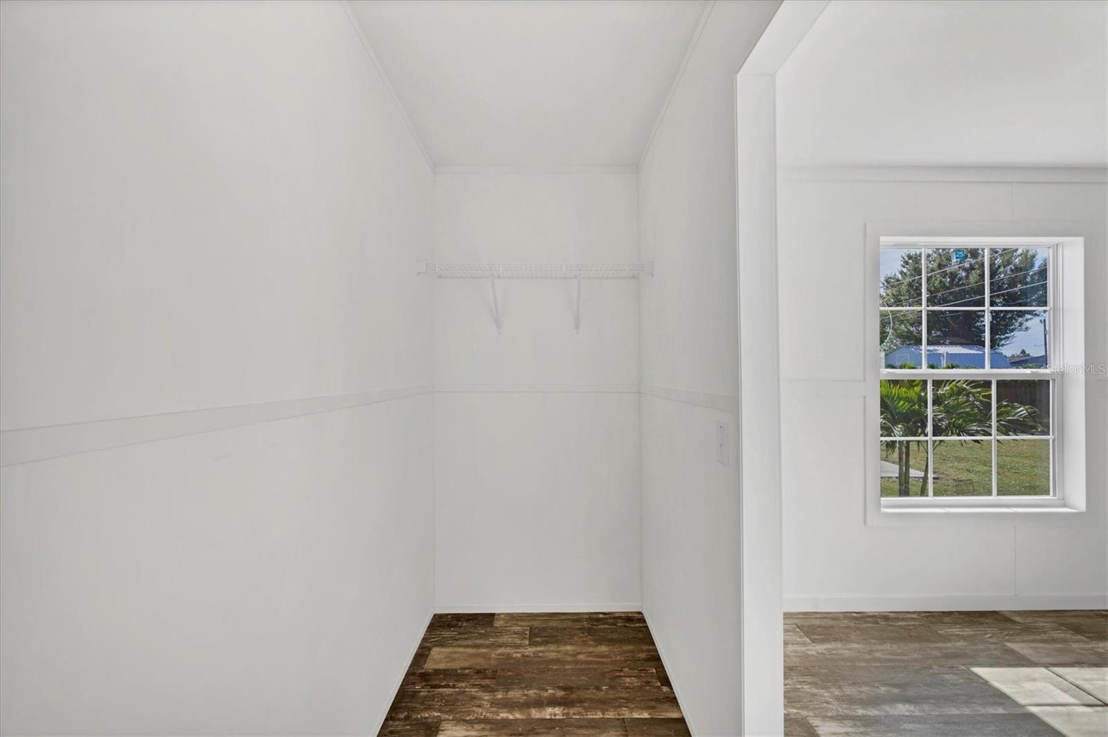 HOLIDAY MOB ESTATE - Residential