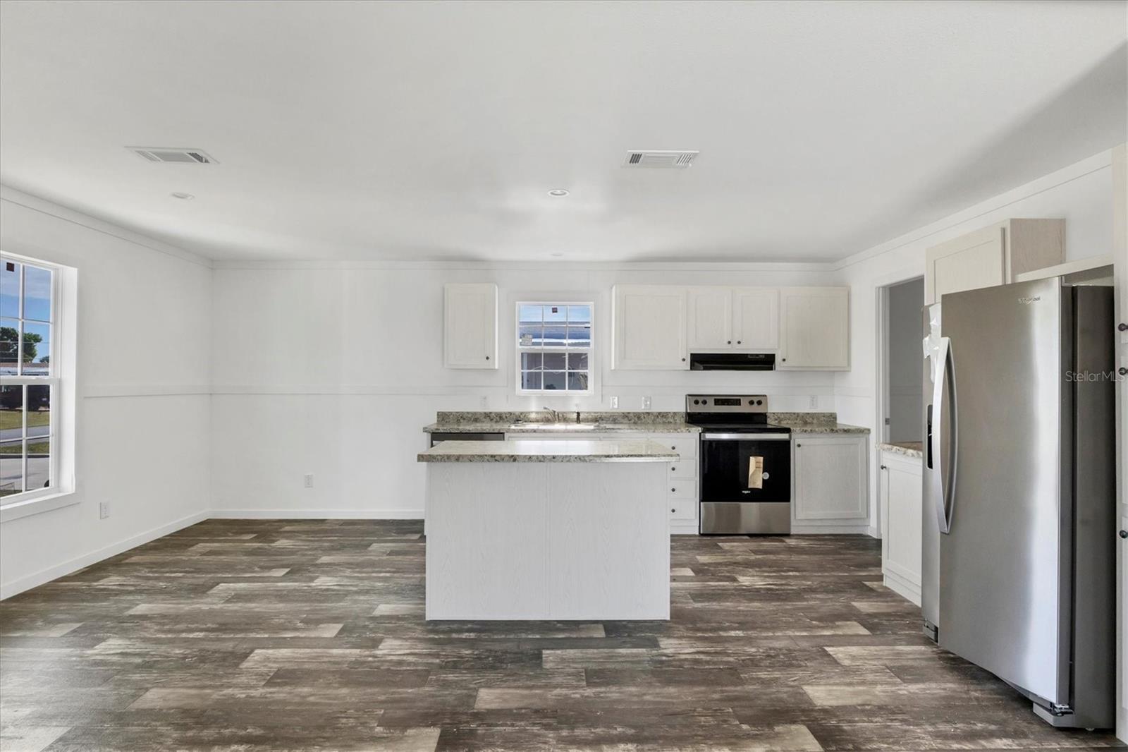 HOLIDAY MOB ESTATE - Residential