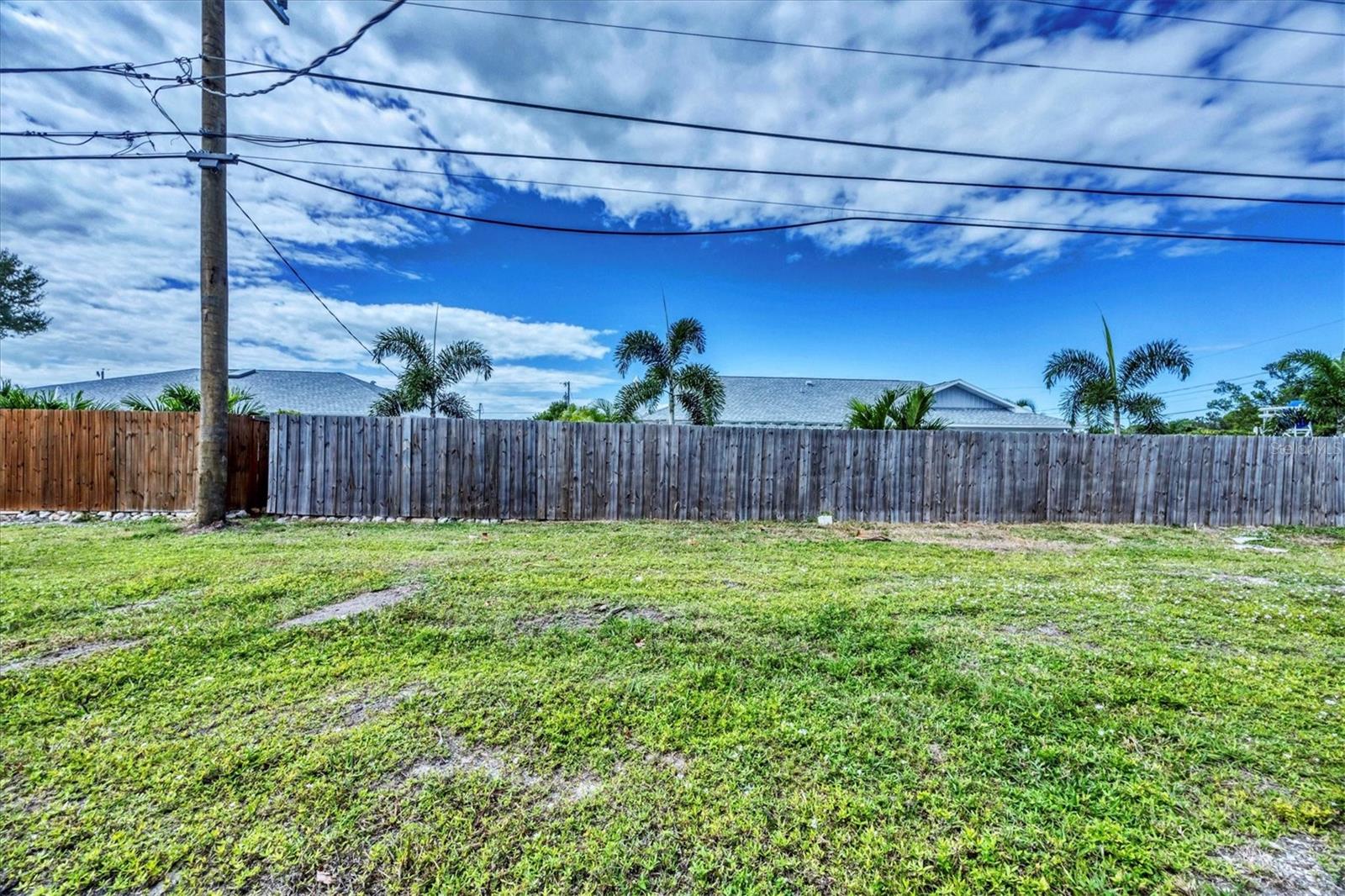 HOLIDAY MOB ESTATE - Residential