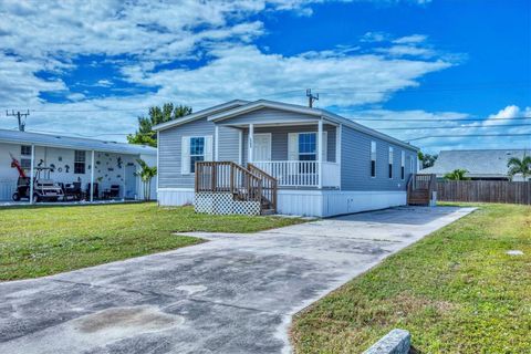 Photo of 1386 Ibis Drive, Englewood, FL 34224 (MLS # D6144502)