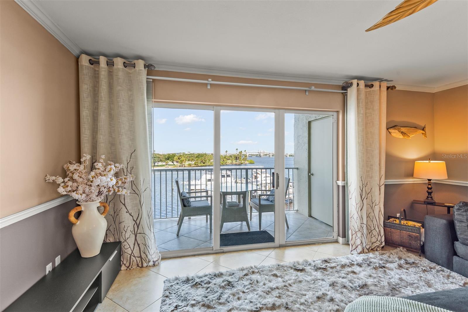 533 MARINA POINT DRIVE 533