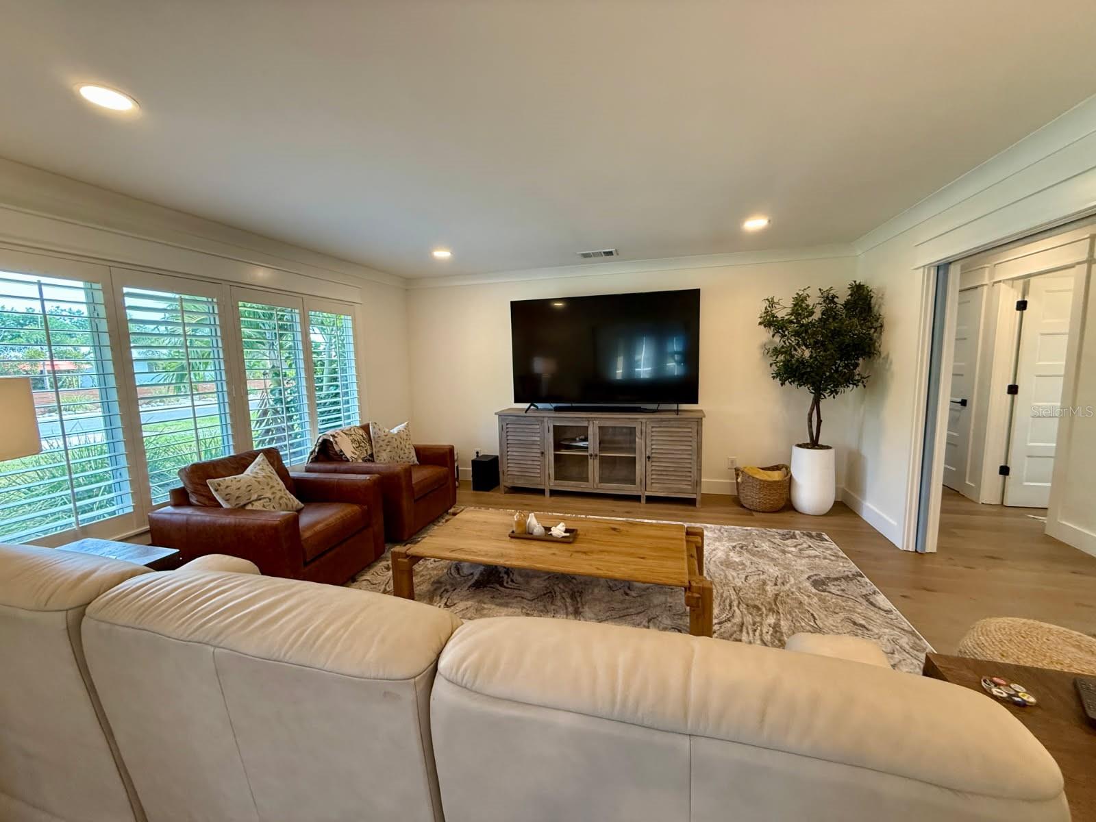 1833 PANDORA DRIVE