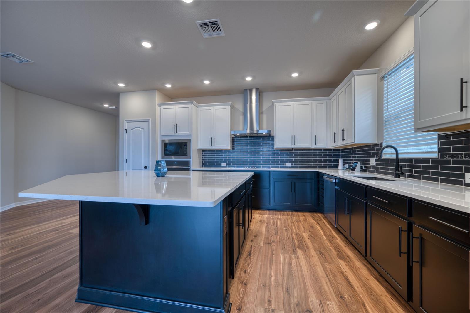 JOHNS LK NORTH - Residential