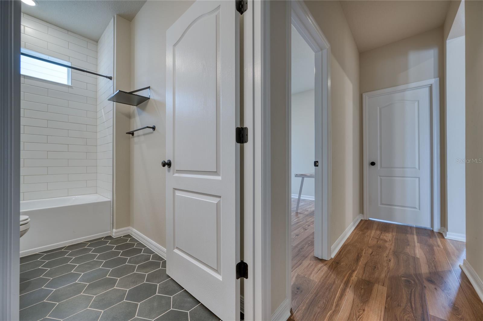 JOHNS LK NORTH - Residential