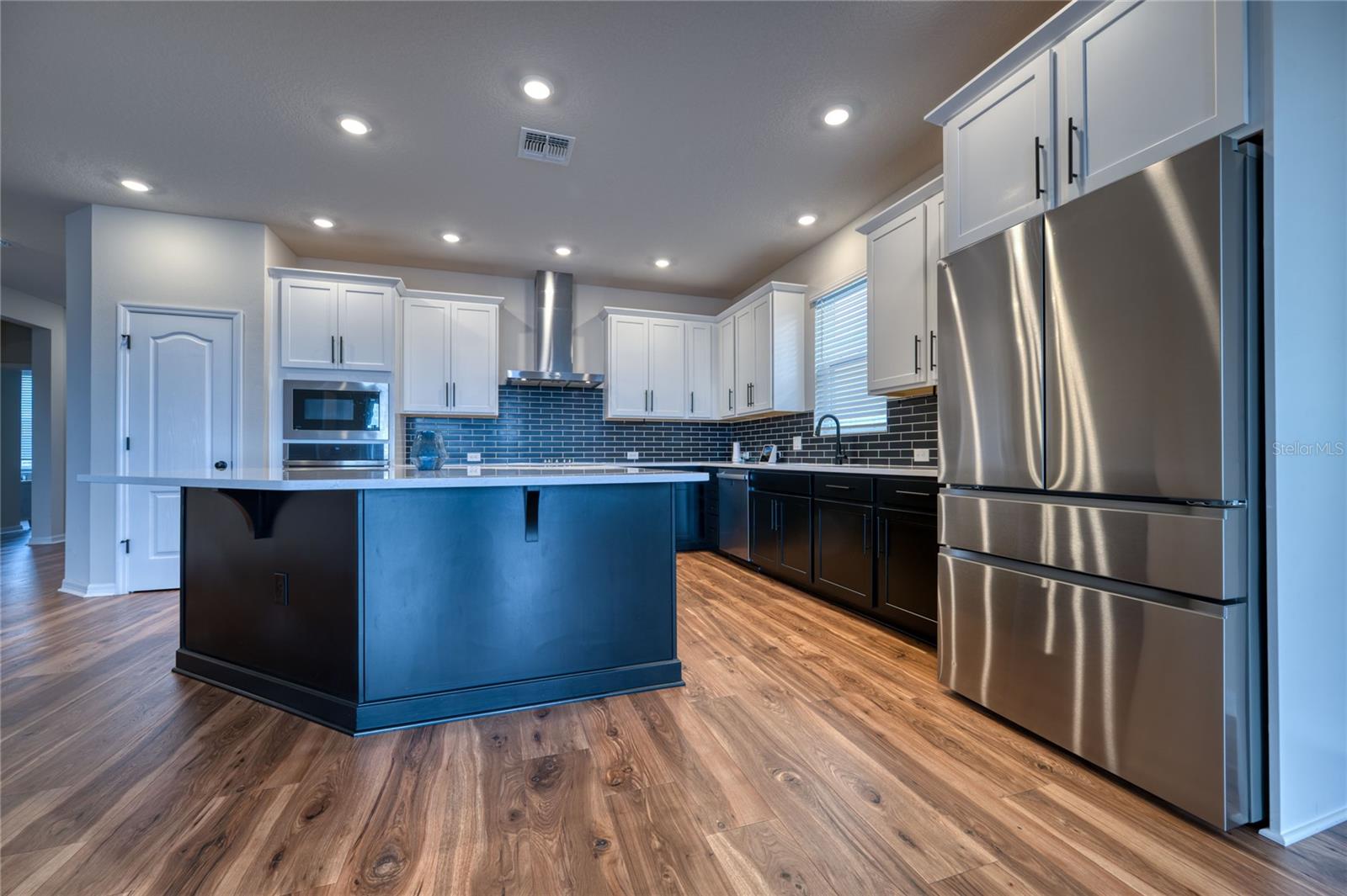 JOHNS LK NORTH - Residential