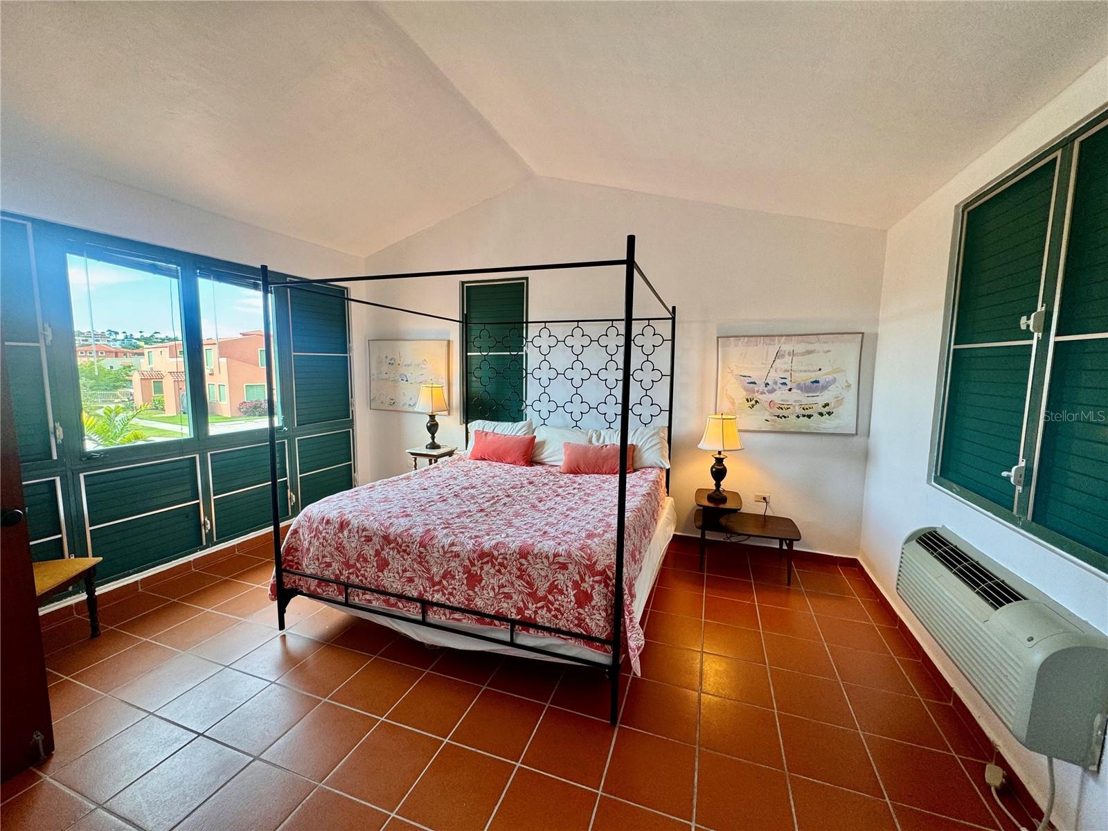 LAS VILLAS EN PALMAS I - Residential Lease