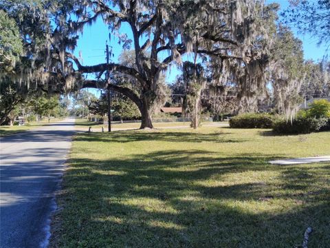 A home in DELAND