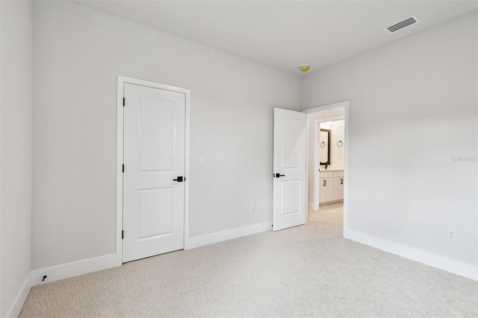 EMERALD LANDING AT WATERSIDE - Residential