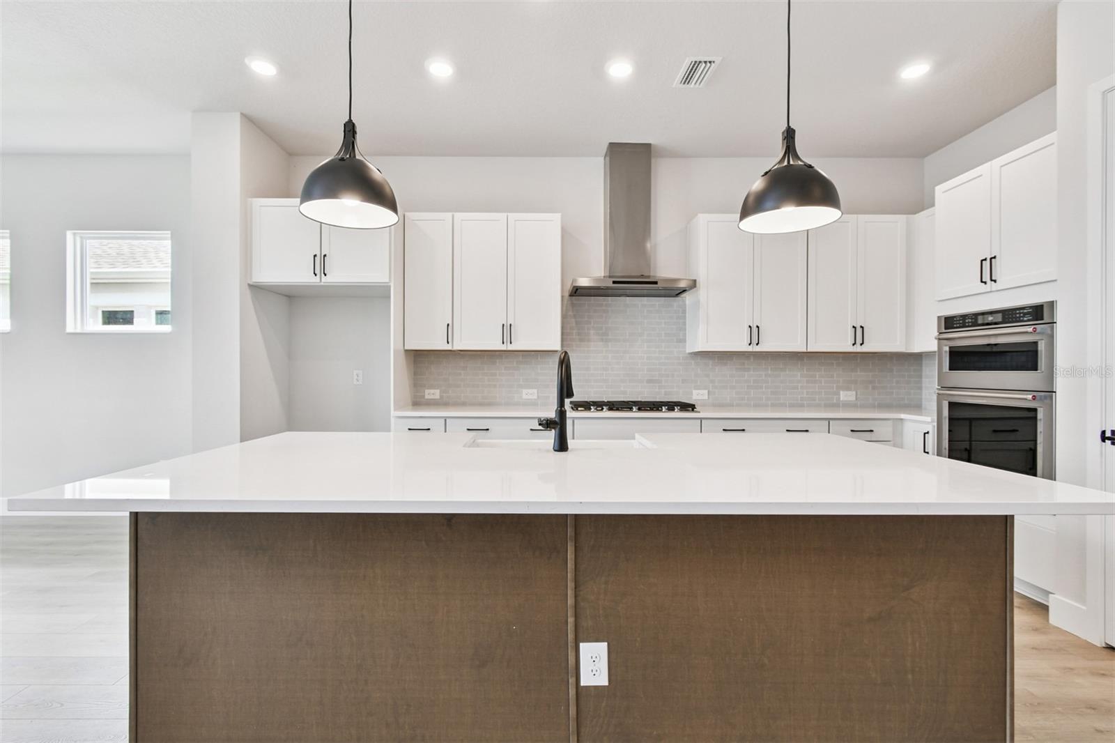 1559 RUNNING TIDE PLACE