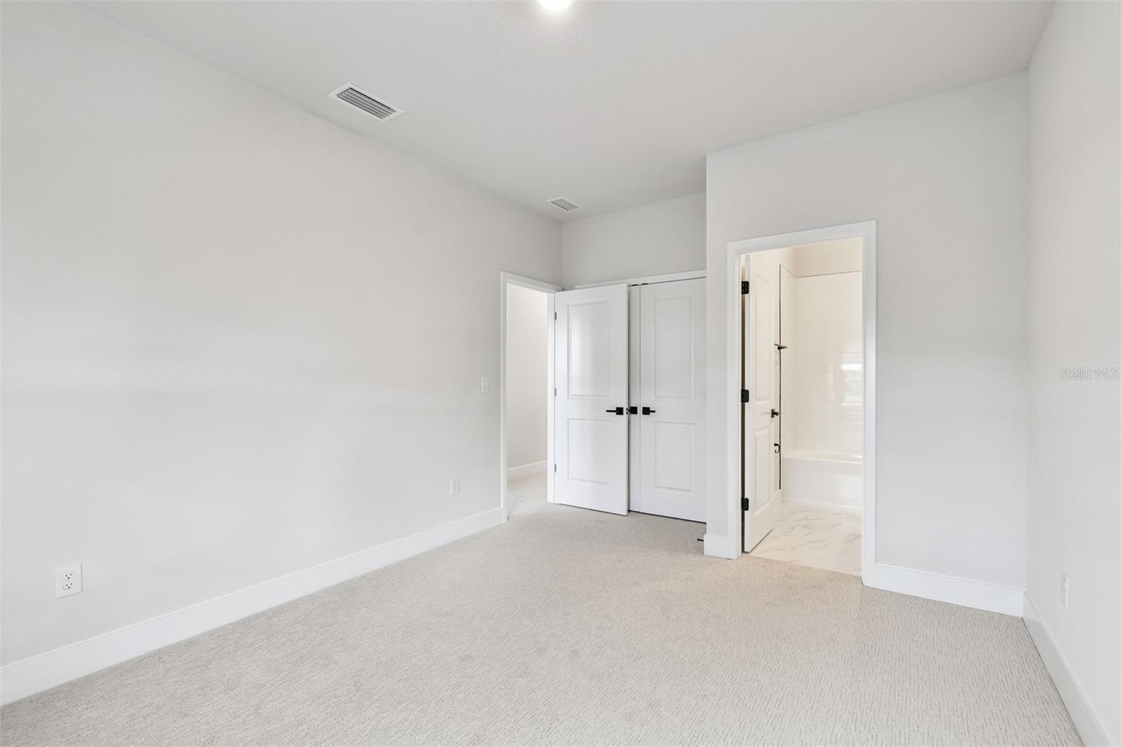 EMERALD LANDING AT WATERSIDE - Residential