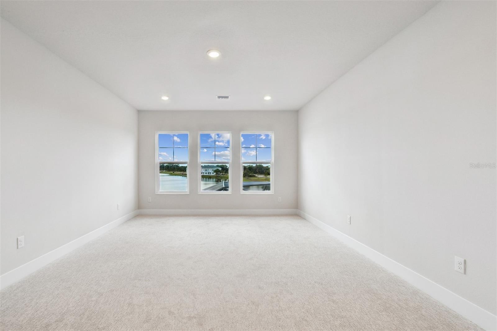 EMERALD LANDING AT WATERSIDE - Residential